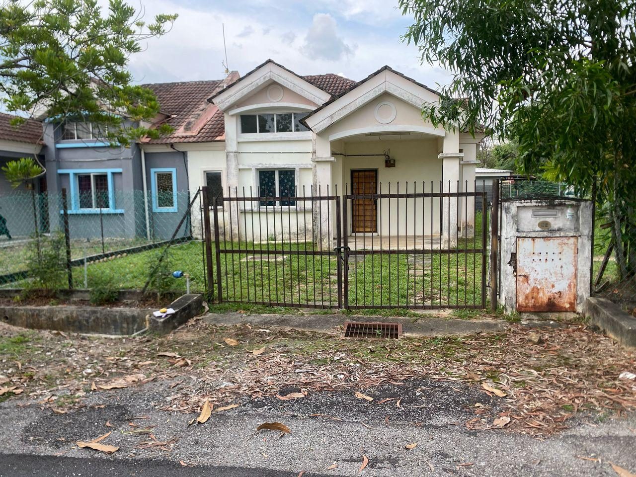 Kawasan rumah sebelum kerja ubahsuai